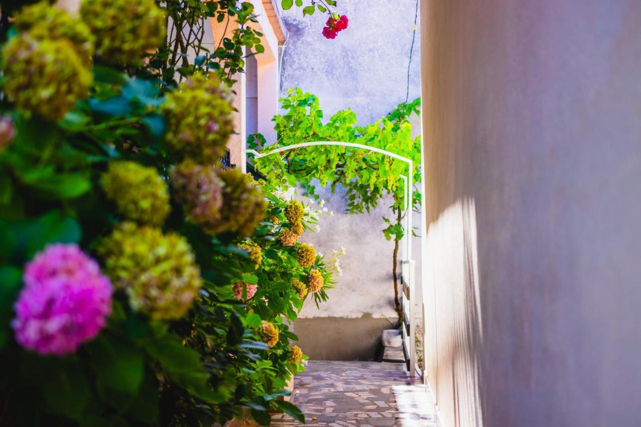 Apartmani Tena Selce Bagian luar foto