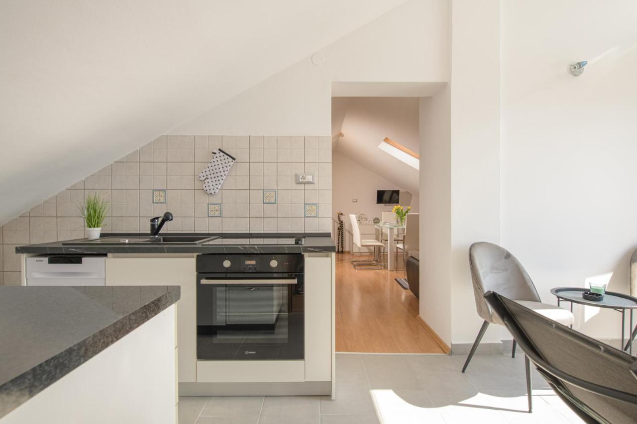 Apartmani Tena Selce Bagian luar foto