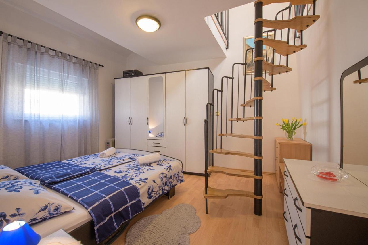 Apartmani Tena Selce Bagian luar foto