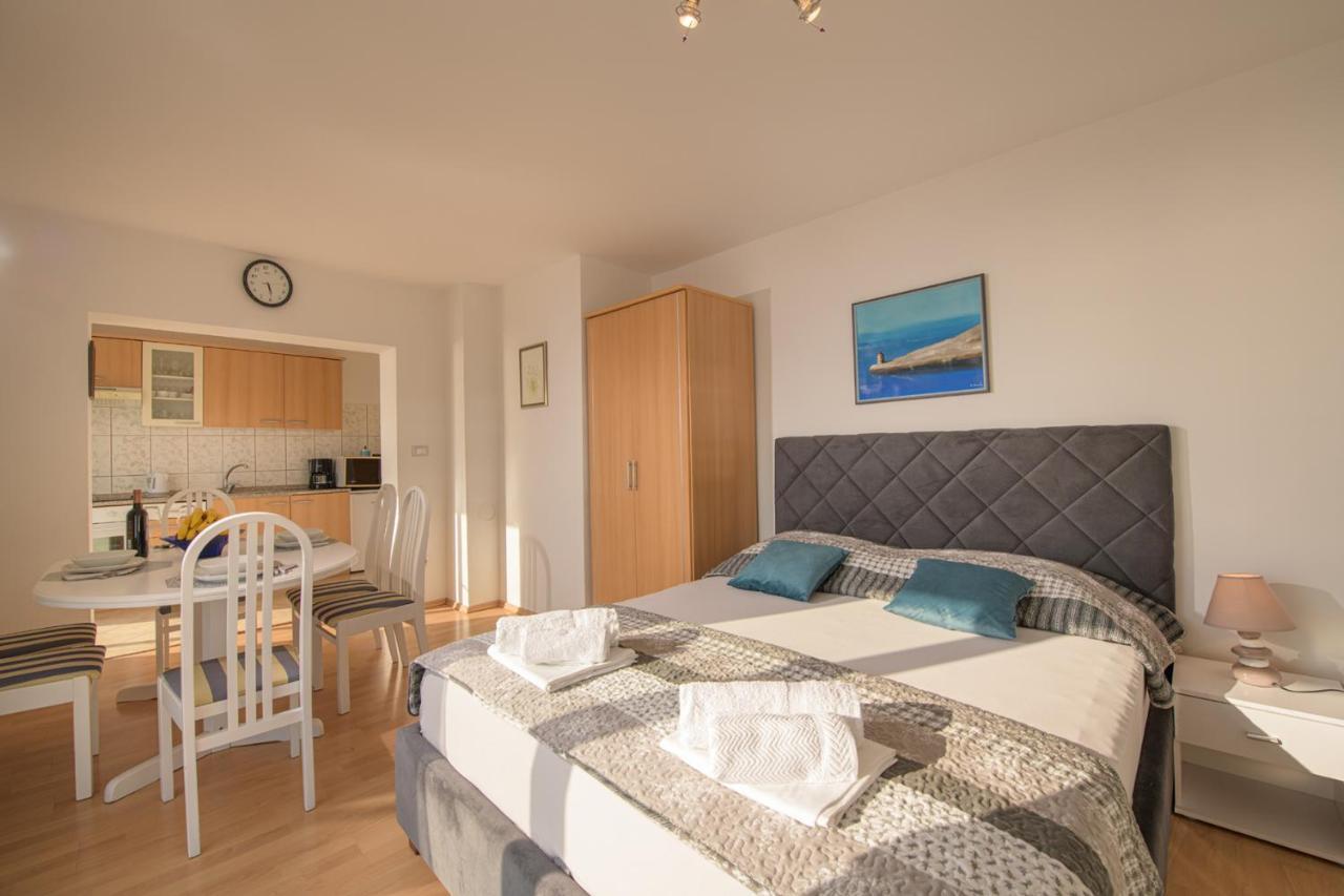 Apartmani Tena Selce Bagian luar foto