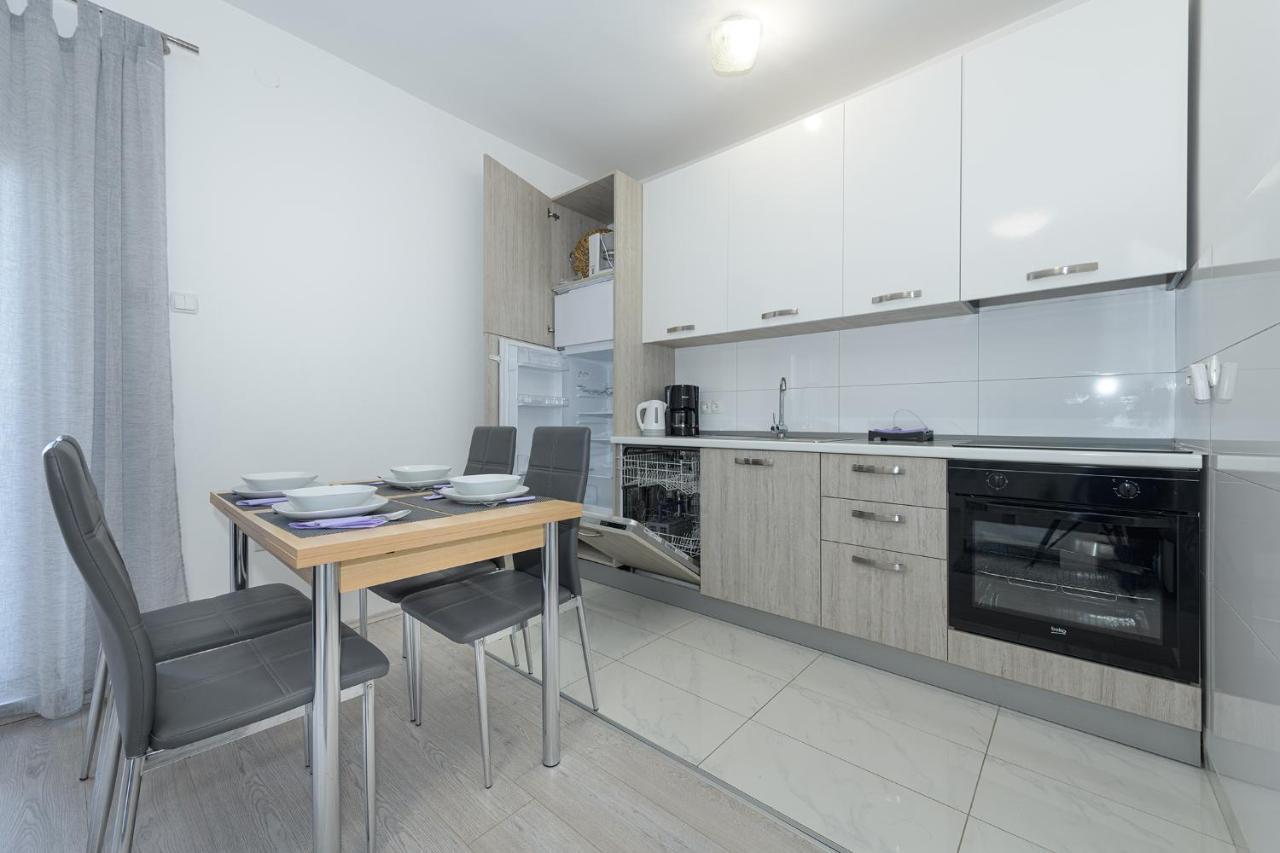 Apartmani Tena Selce Bagian luar foto