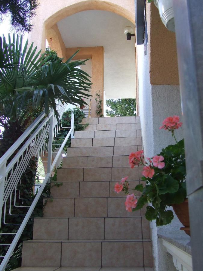 Apartmani Tena Selce Bagian luar foto