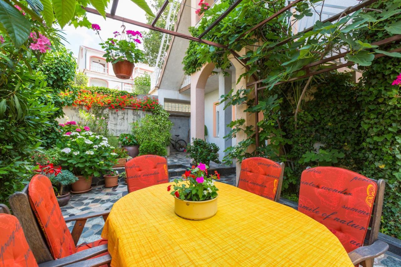 Apartmani Tena Selce Bagian luar foto