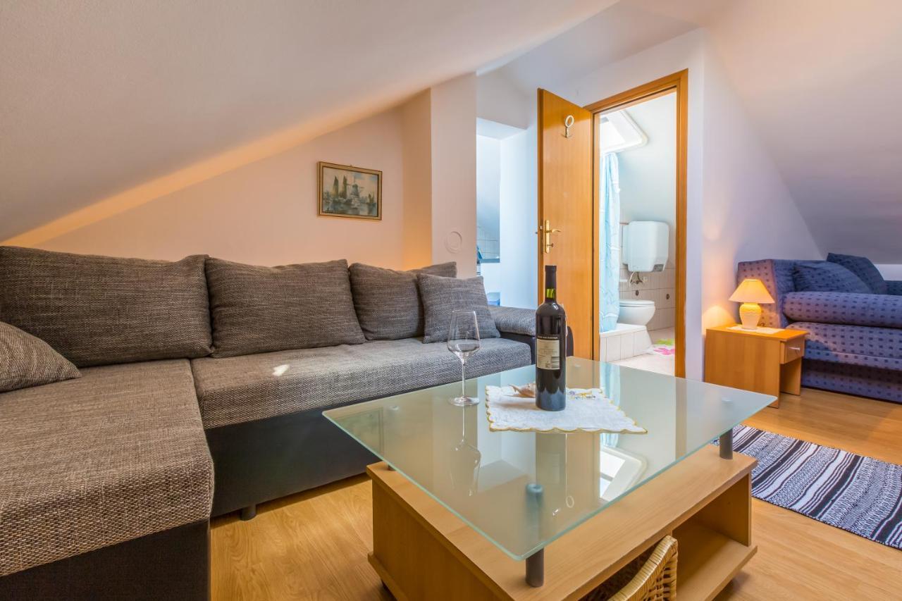 Apartmani Tena Selce Bagian luar foto